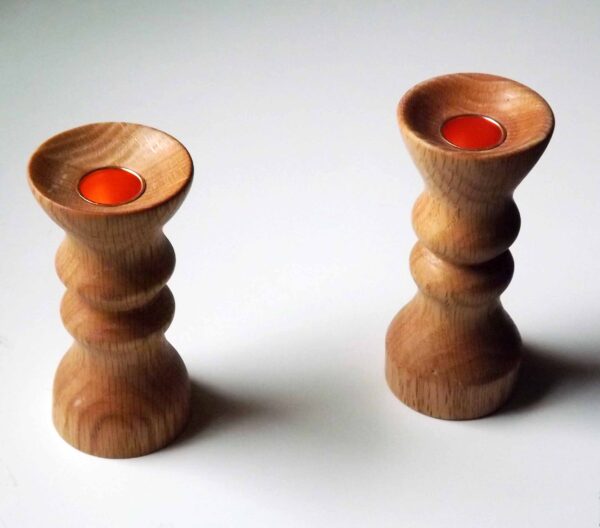 OAK-CANDLE-HOLDER