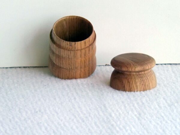 OAK-KEEPSAKE-CONTAINER